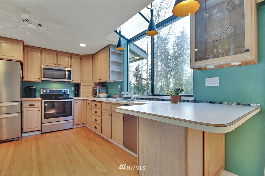 16015 Southeast 166 Street Renton, WA 98058 - Photo 10 of 33 Gallery Image 10