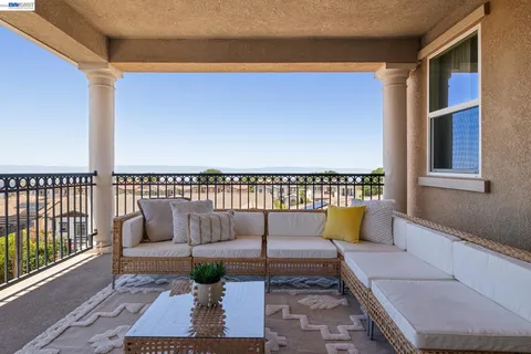 $2,599,000 | 5 Stirling Way, Hayward, CA 94542