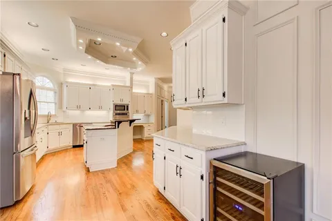 $1,200,000 | 940 Waters Reach Court, Alpharetta, GA 30022