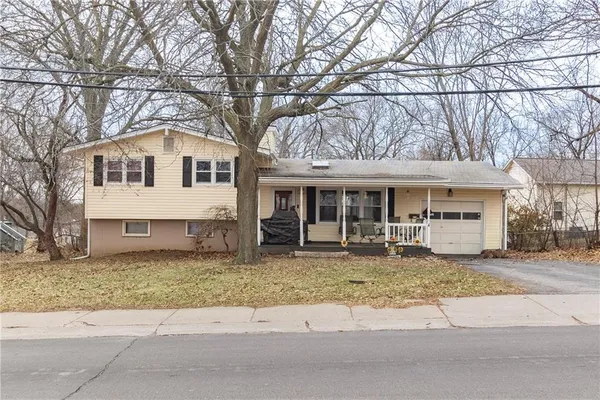 $275,000 | 1903 Northeast 65th Street, Gladstone, MO 64118