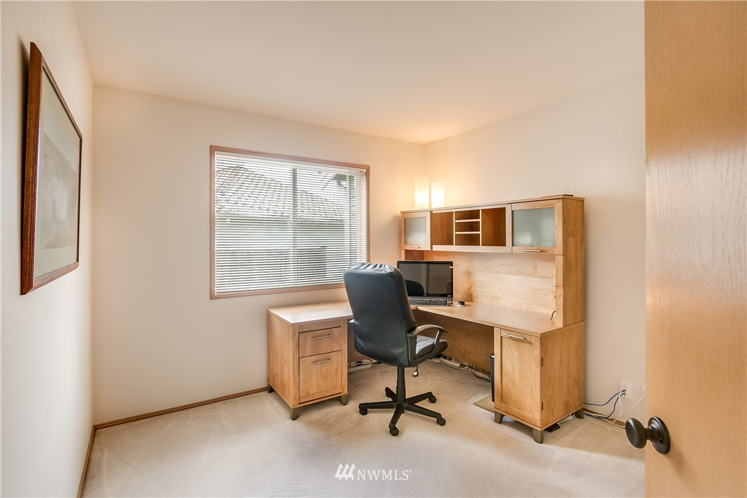 5105 Northeast 20th Street Renton, WA 98059 - Photo 6 of 25 Gallery Image 6