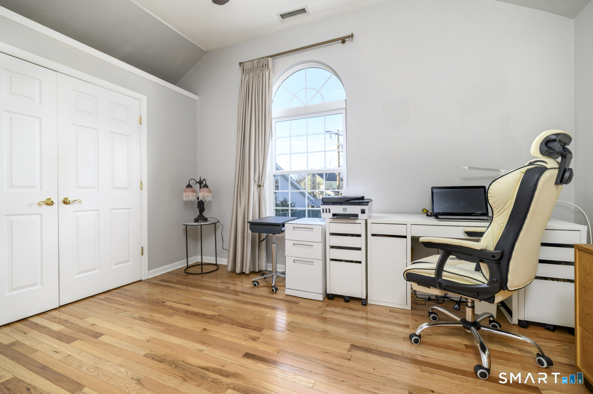 596 Glenbrook Road, Unit 12 Stamford, CT 06906 - Photo 14 of 25