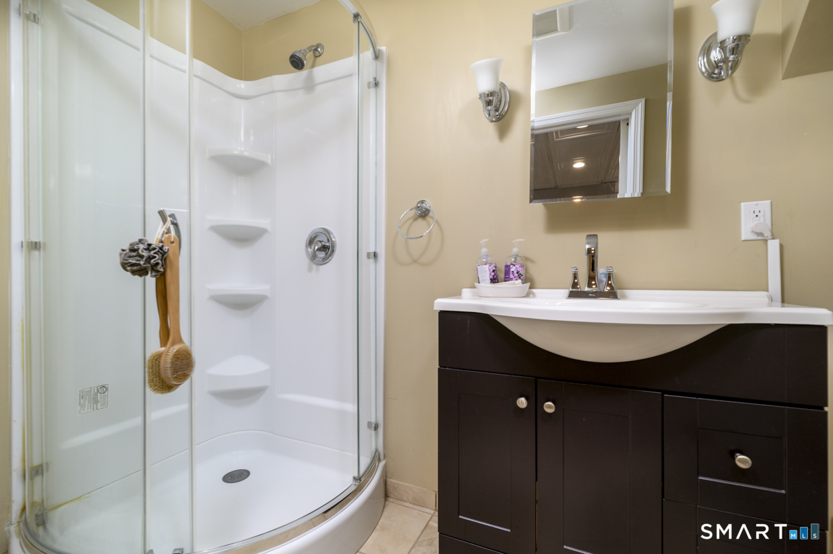 596 Glenbrook Road, Unit 12 Stamford, CT 06906 - Photo 19 of 25