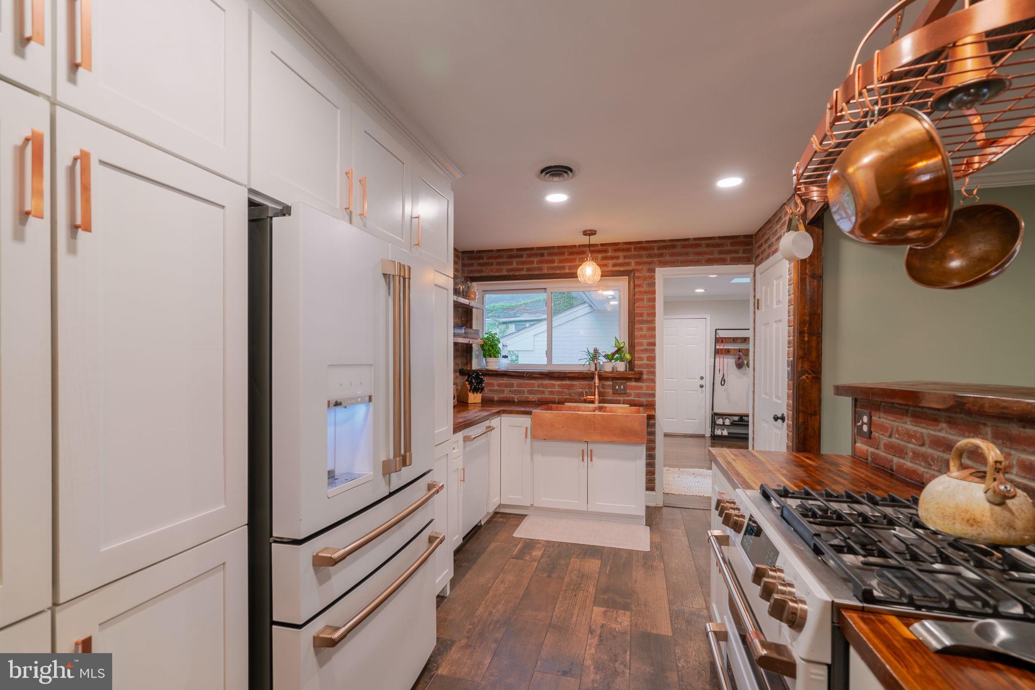 9021 Buckner Road Alexandria, VA 22309 - Photo 10 of 43 Gallery Image 10