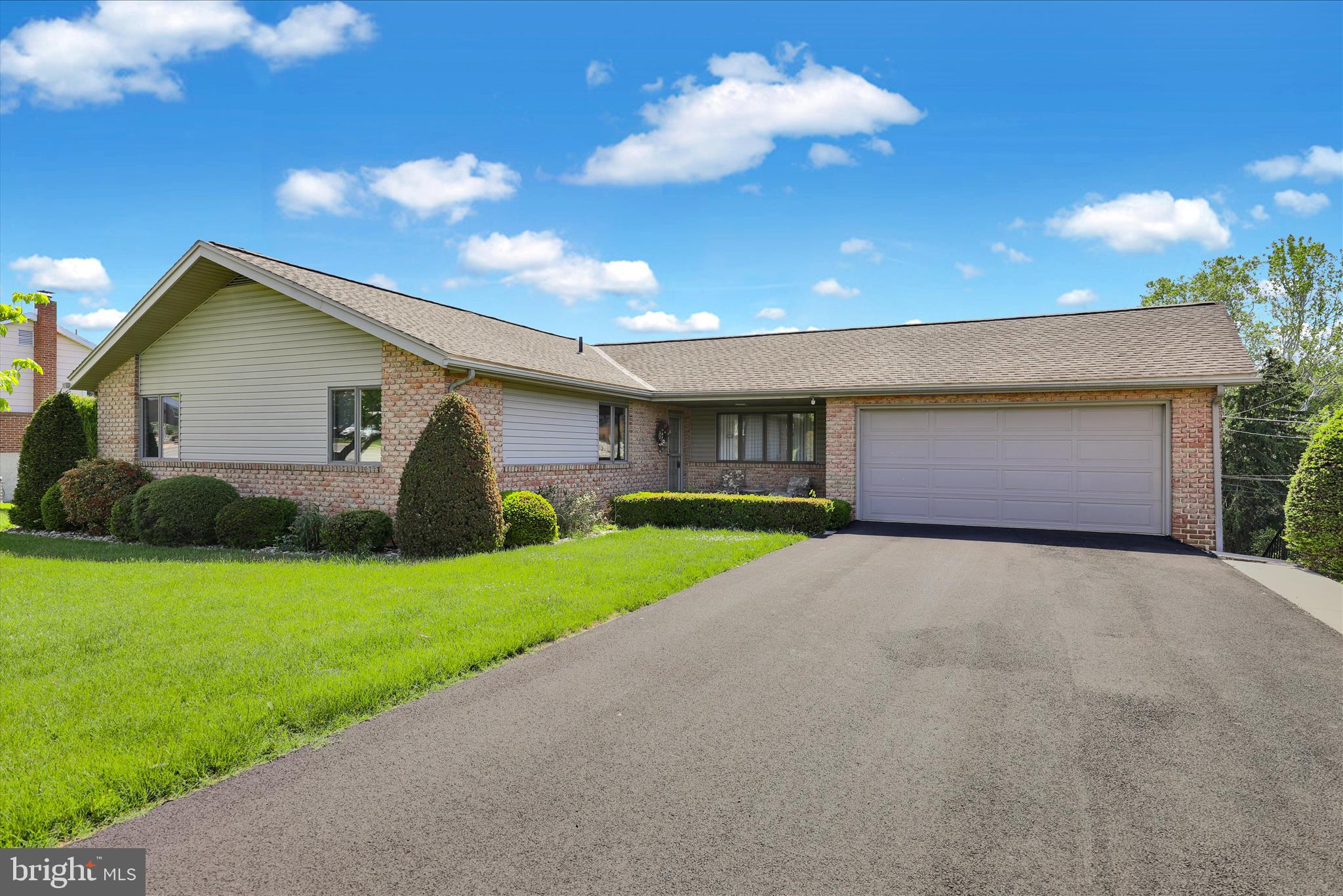 1620 Commonwealth Boulevard Reading, PA 19607 - Photo 3 of 55 Exterior Front