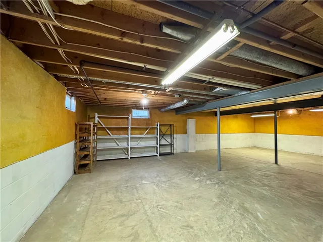 $179,900 | 16 Flower Dale Circle, Greece, NY 14626