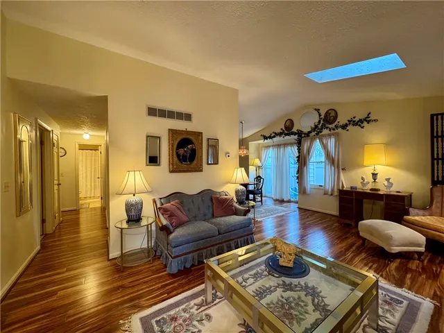 $179,900 | 16 Flower Dale Circle, Greece, NY 14626