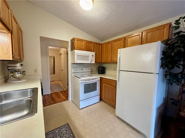 $179,900 | 16 Flower Dale Circle, Greece, NY 14626