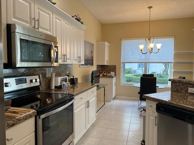 7765 Rockford Road Boynton Beach, FL 33472 - Photo 11 of 31 KITCHEN