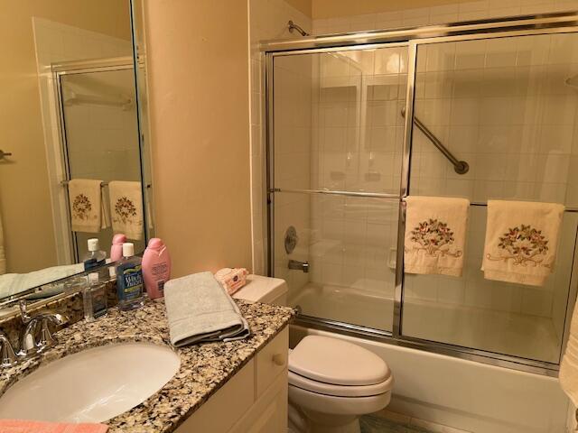 7765 Rockford Road Boynton Beach, FL 33472 - Photo 16 of 31 GUEST BATH