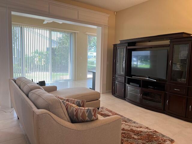 7765 Rockford Road Boynton Beach, FL 33472 - Photo 6 of 31 family Room