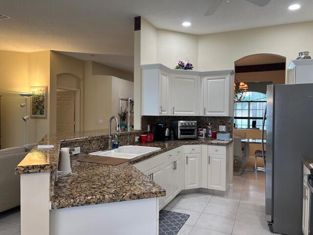 7765 Rockford Road Boynton Beach, FL 33472 - Photo 10 of 31 KITCHEN