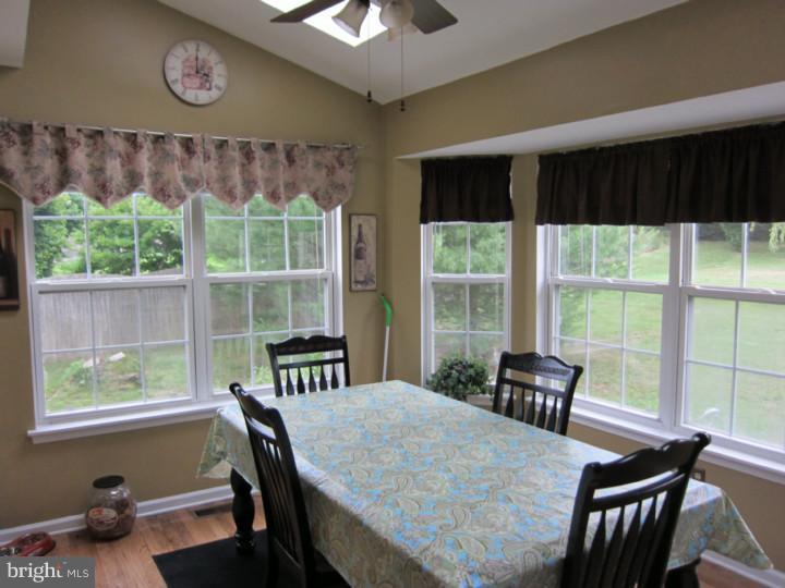 29 Amberfield Road Robbinsville, NJ 08691 - Photo 4 of 14 Breakfast Room