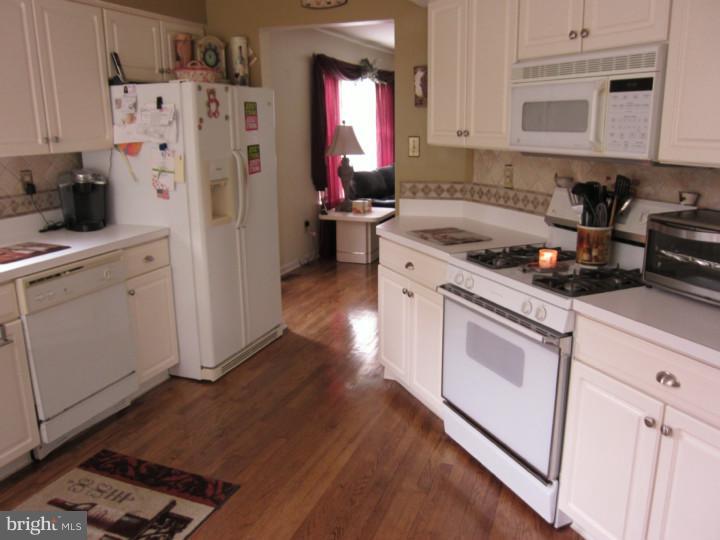 29 Amberfield Road Robbinsville, NJ 08691 - Photo 5 of 14 Kitchen
