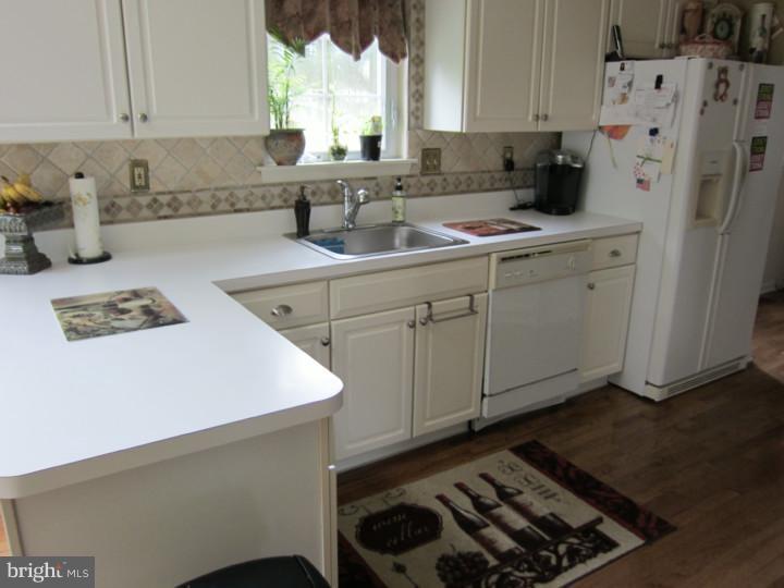 29 Amberfield Road Robbinsville, NJ 08691 - Photo 6 of 14 Kitchen
