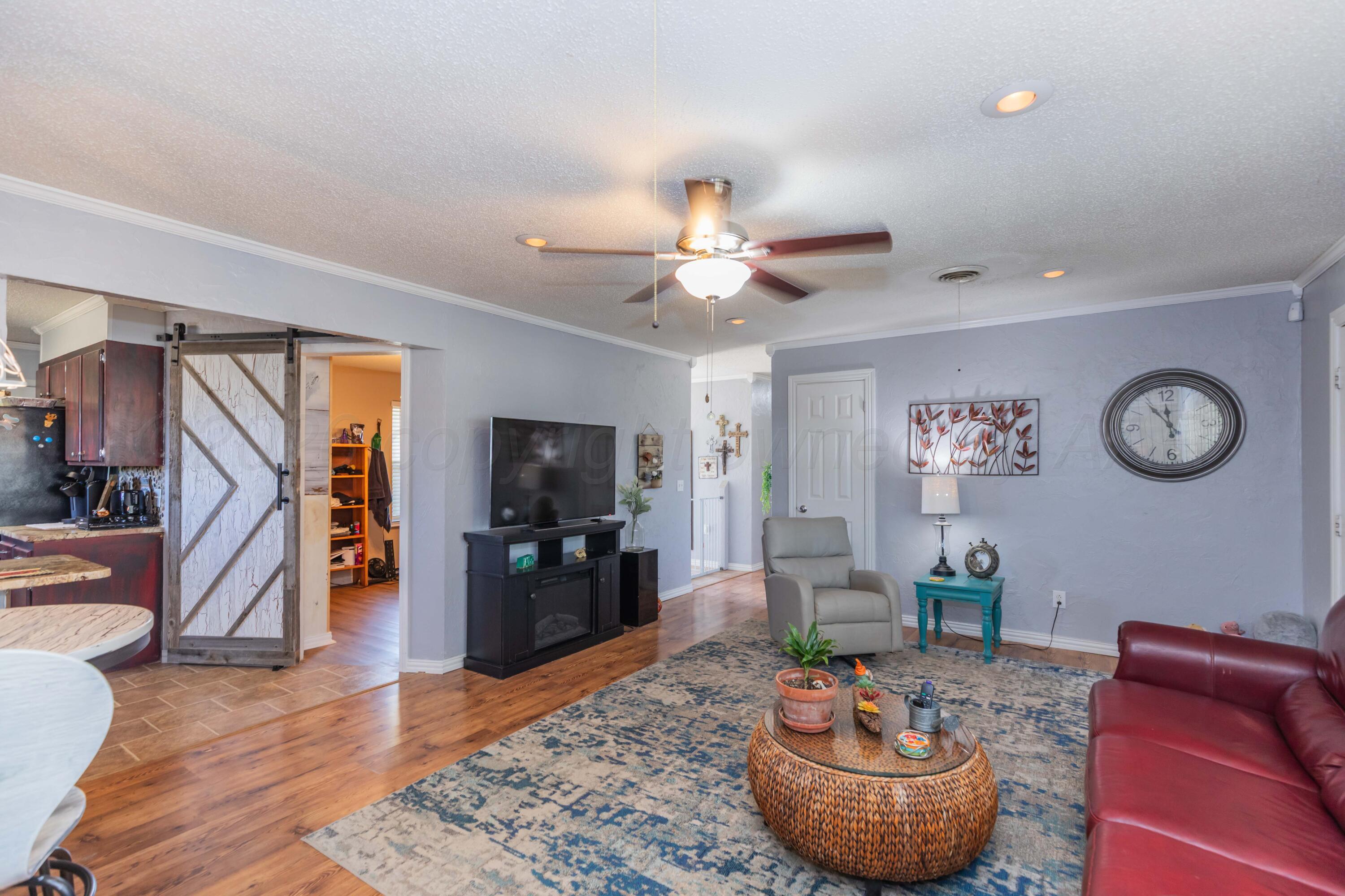 4800 South Austin Street Amarillo, TX 79110 - Photo 8 of 29 LIVING ROOM VIEW 5