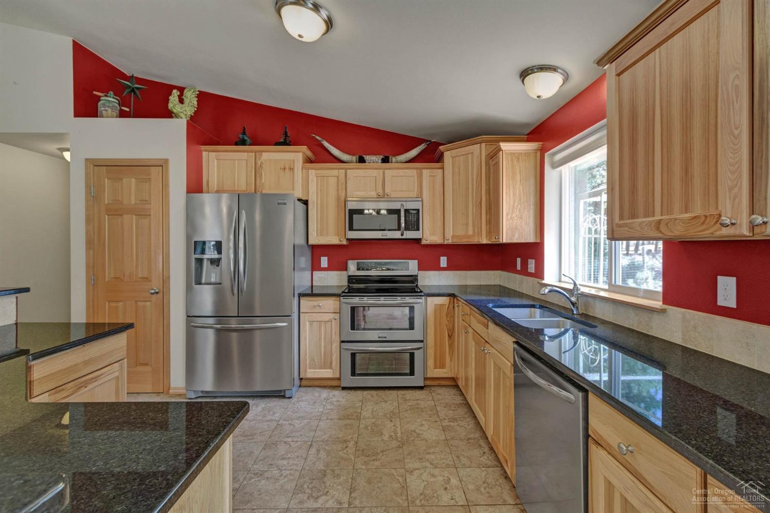 60182 Navajo Road Bend, OR 97702 - Photo 6 of 25 Additional Photo