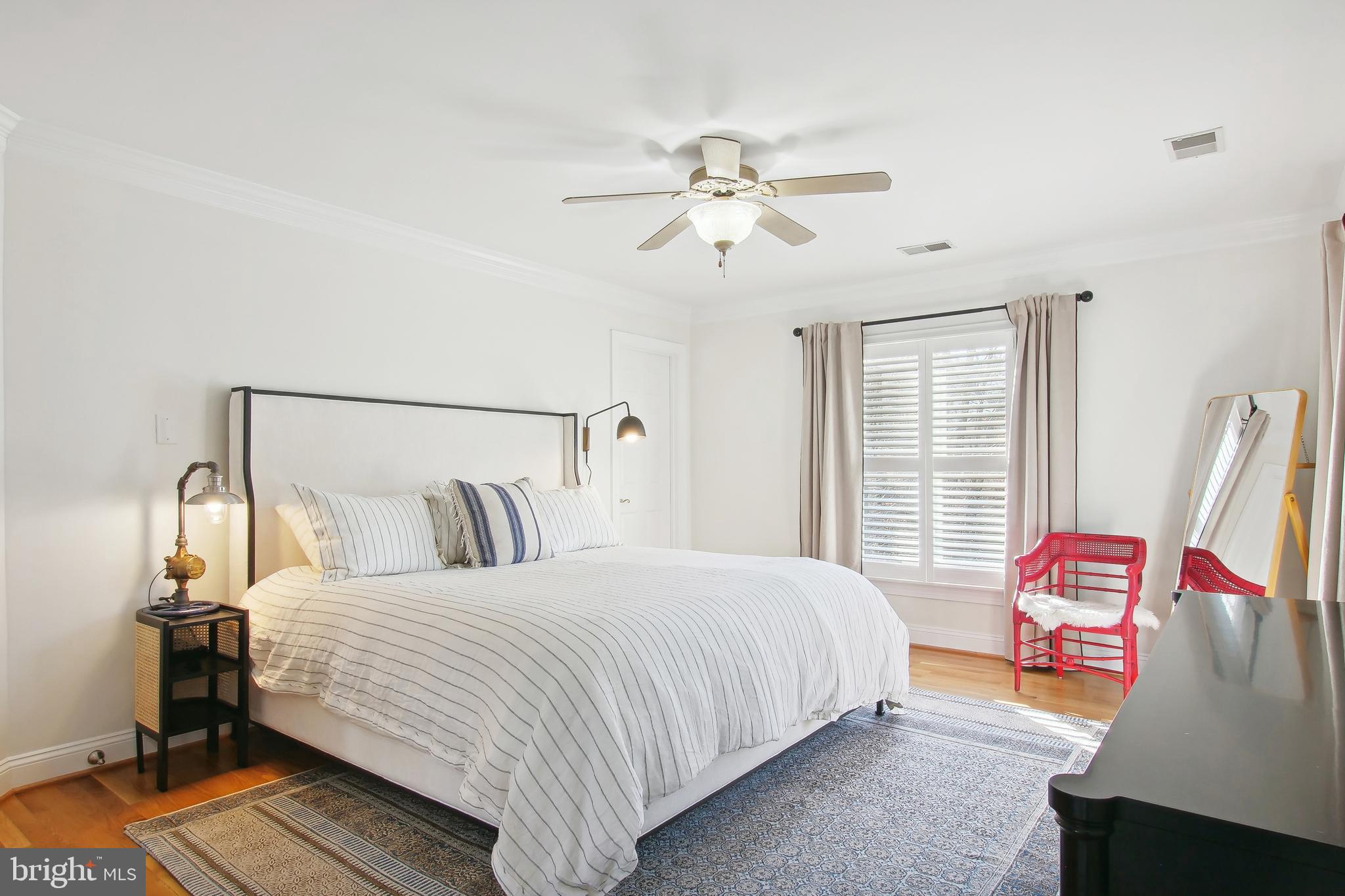 339 Tschiffely Square Road Gaithersburg, MD 20878 - Photo 21 of 48 Primary Bedroom Suite