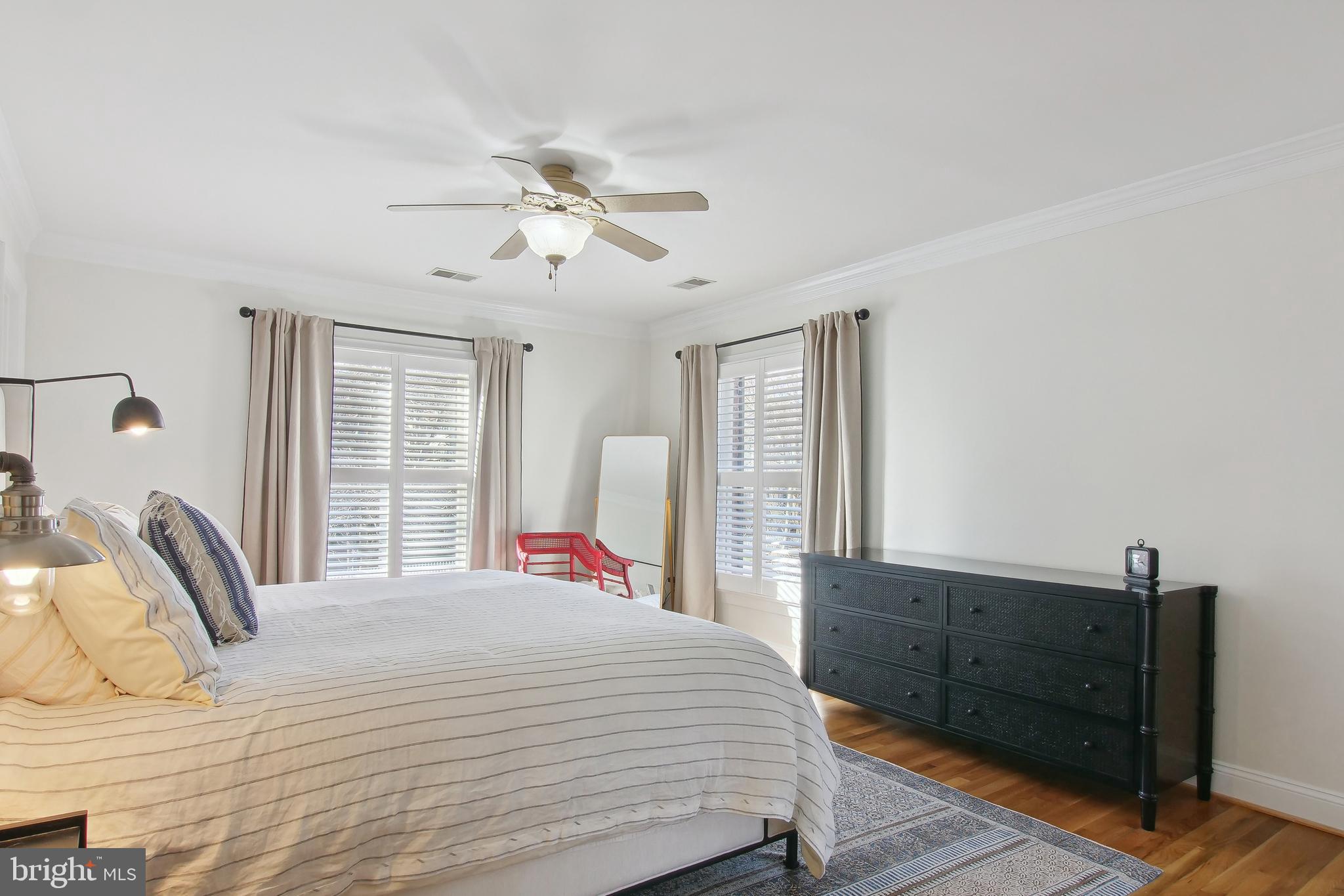 339 Tschiffely Square Road Gaithersburg, MD 20878 - Photo 22 of 48 Primary Bedroom Suite