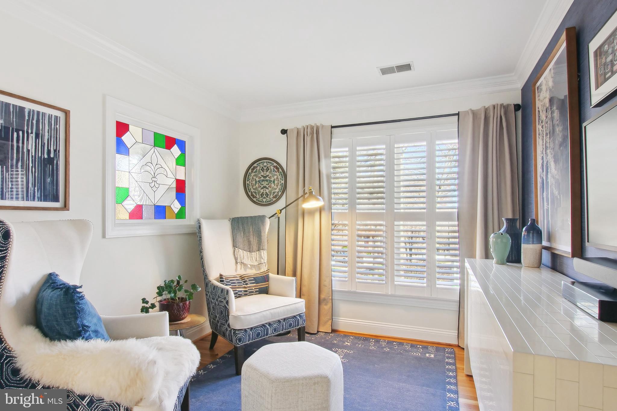 339 Tschiffely Square Road Gaithersburg, MD 20878 - Photo 24 of 48 Primary Sitting Room