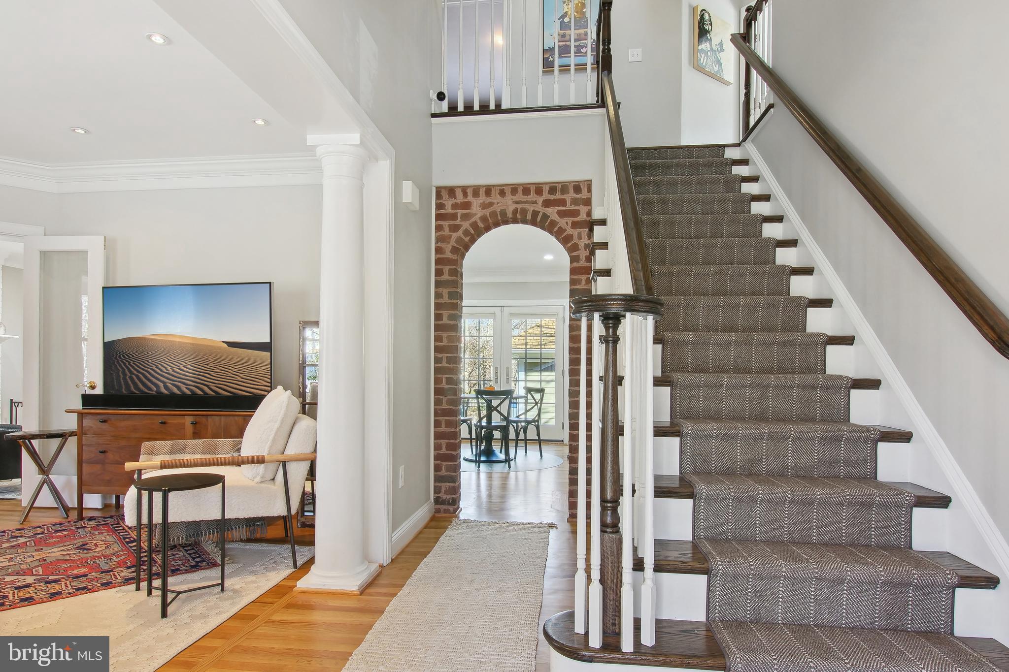 339 Tschiffely Square Road Gaithersburg, MD 20878 - Photo 5 of 48 Two Story Foyer