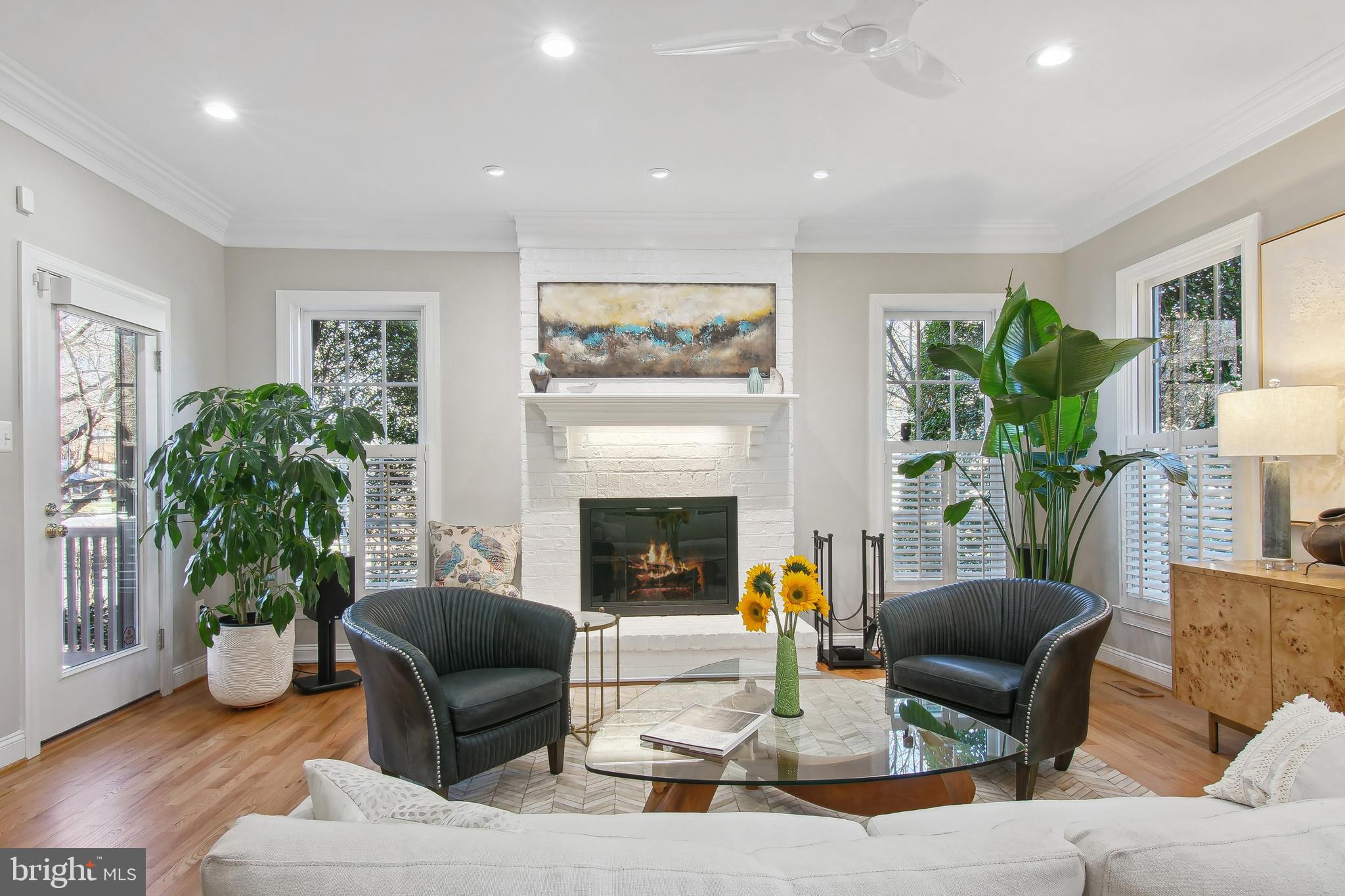 339 Tschiffely Square Road Gaithersburg, MD 20878 - Photo 10 of 48 Family Room