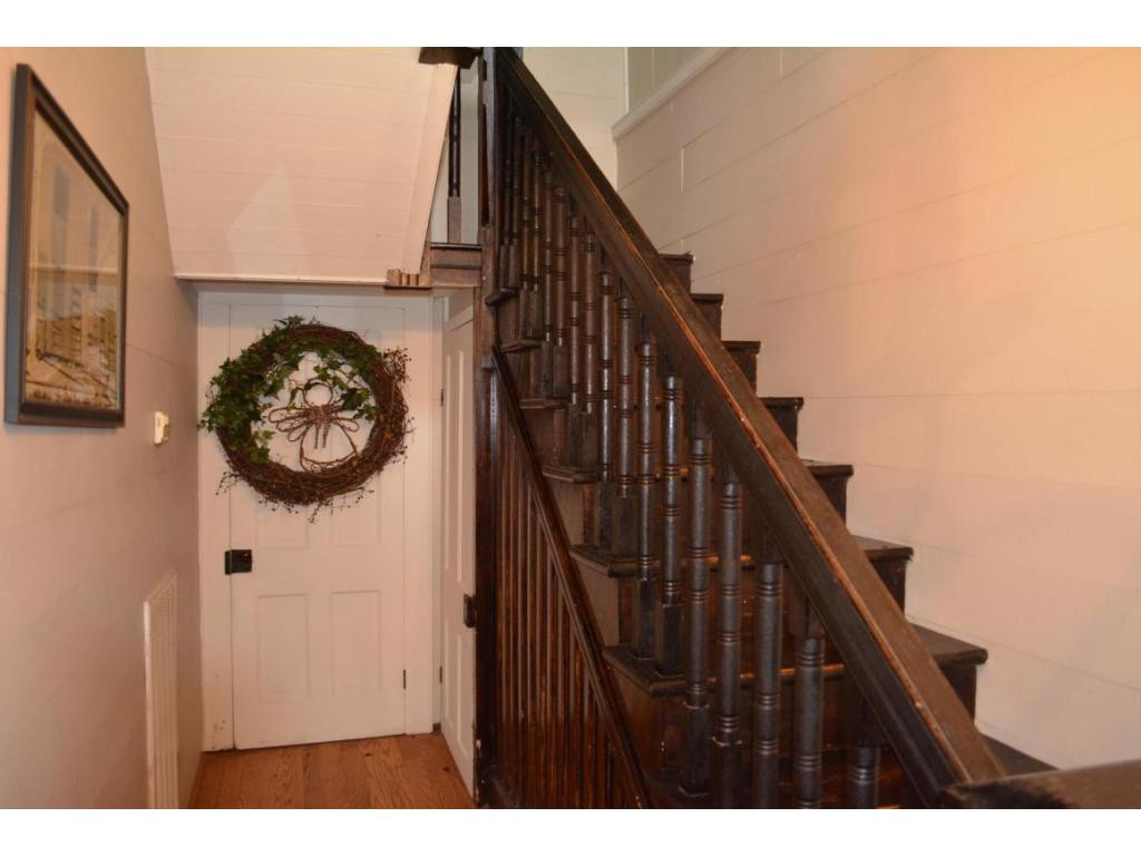 3501 Reservoir Road Kingsport, TN 37660 - Photo 17 of 17 Foyer
