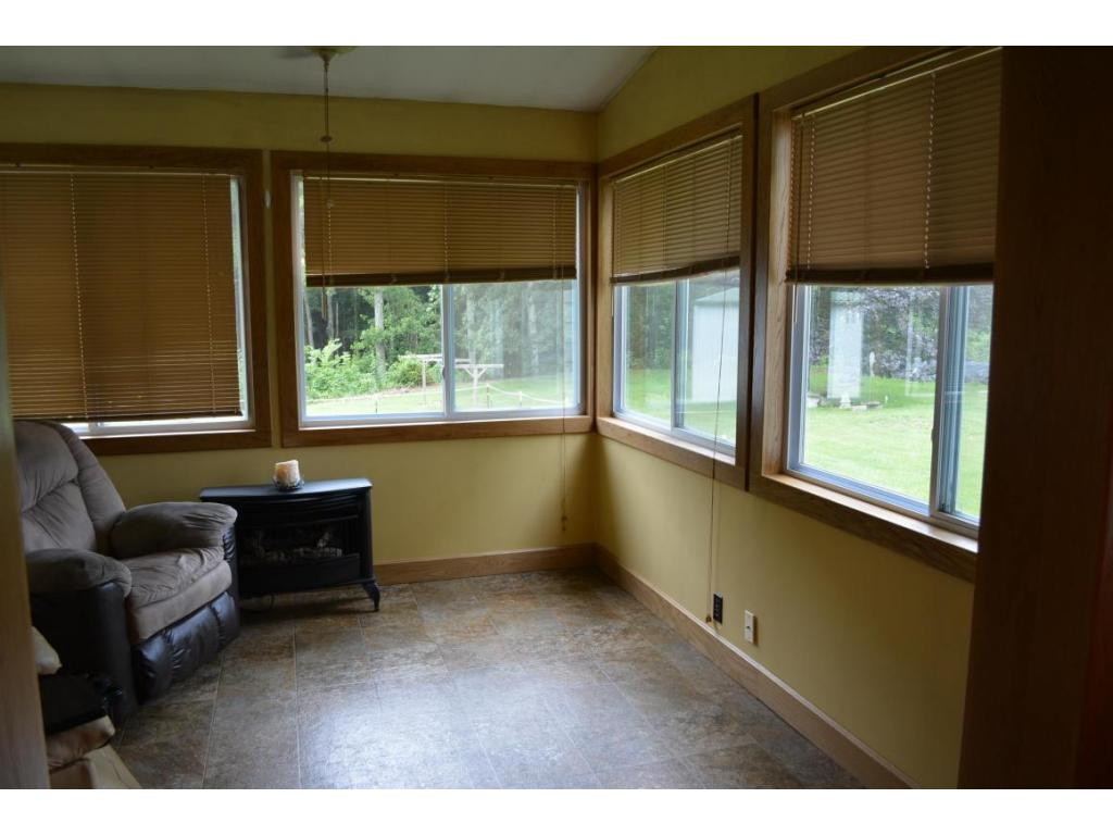 3501 Reservoir Road Kingsport, TN 37660 - Photo 8 of 17 Sunroom