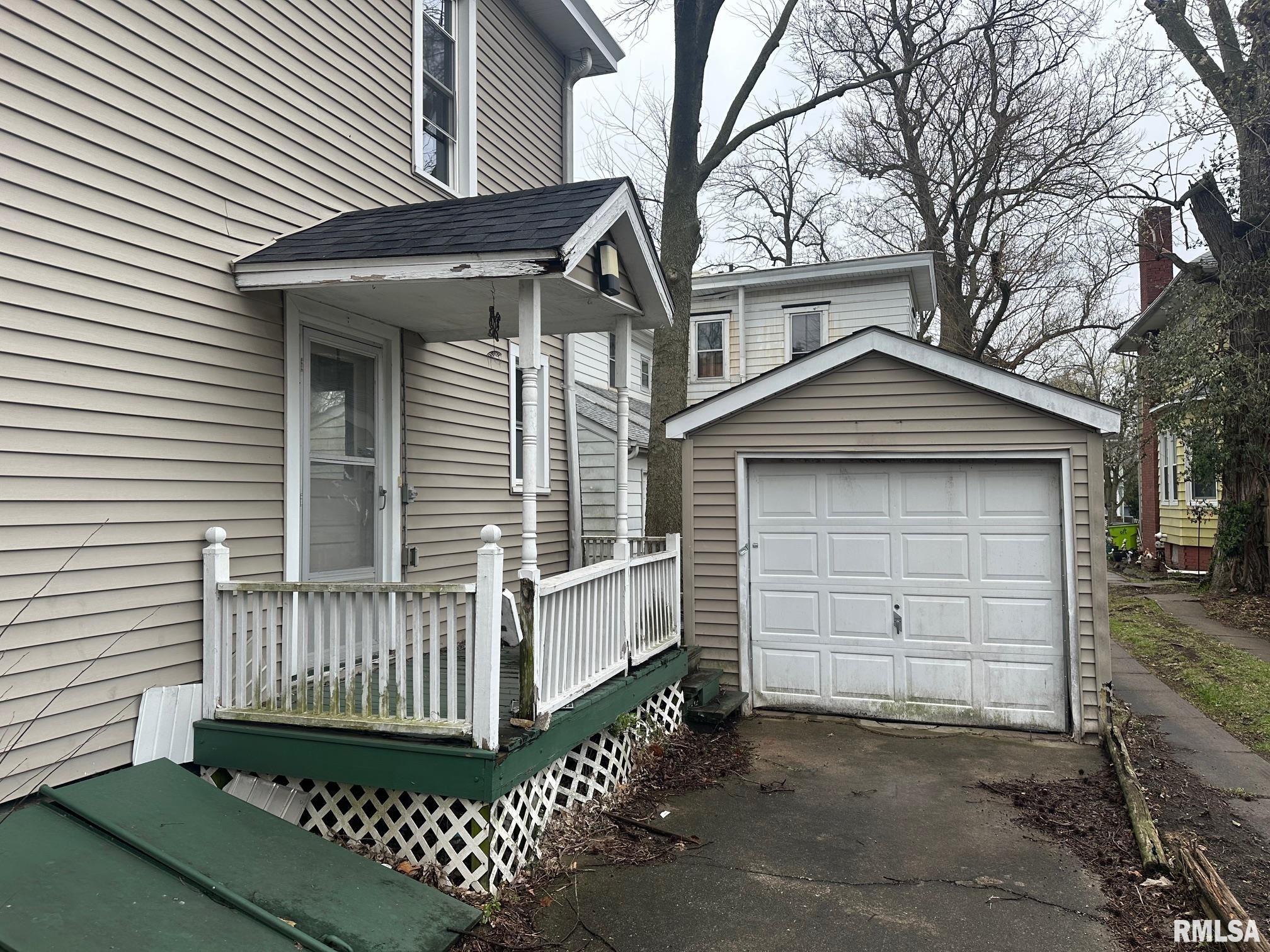 219 South Prairie Street Jacksonville, IL 62650 - Photo 2 of 11