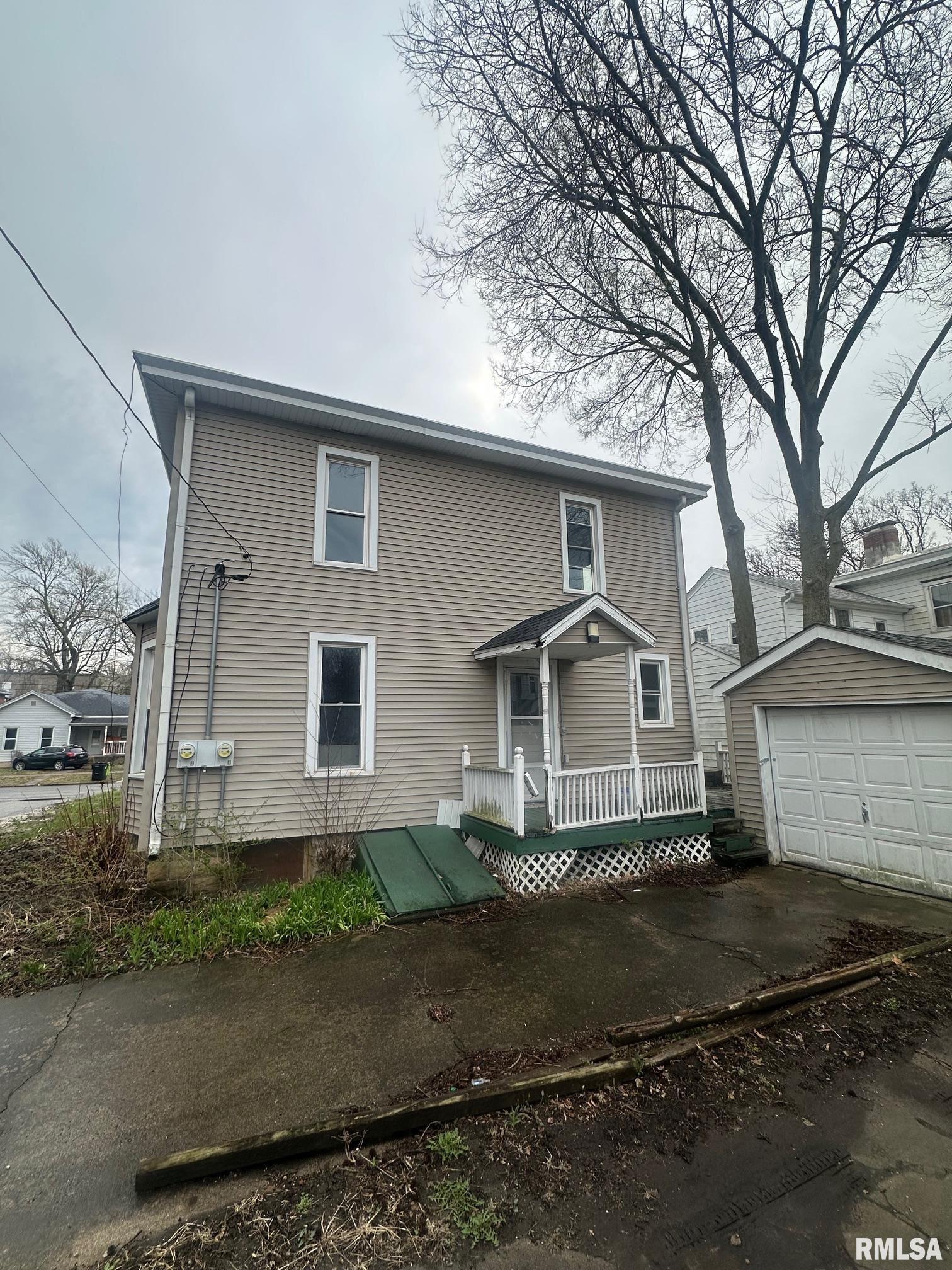 219 South Prairie Street Jacksonville, IL 62650 - Photo 3 of 11