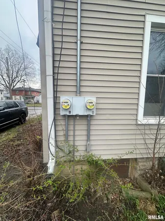 $60,000 | 219 South Prairie Street, Jacksonville, IL 62650