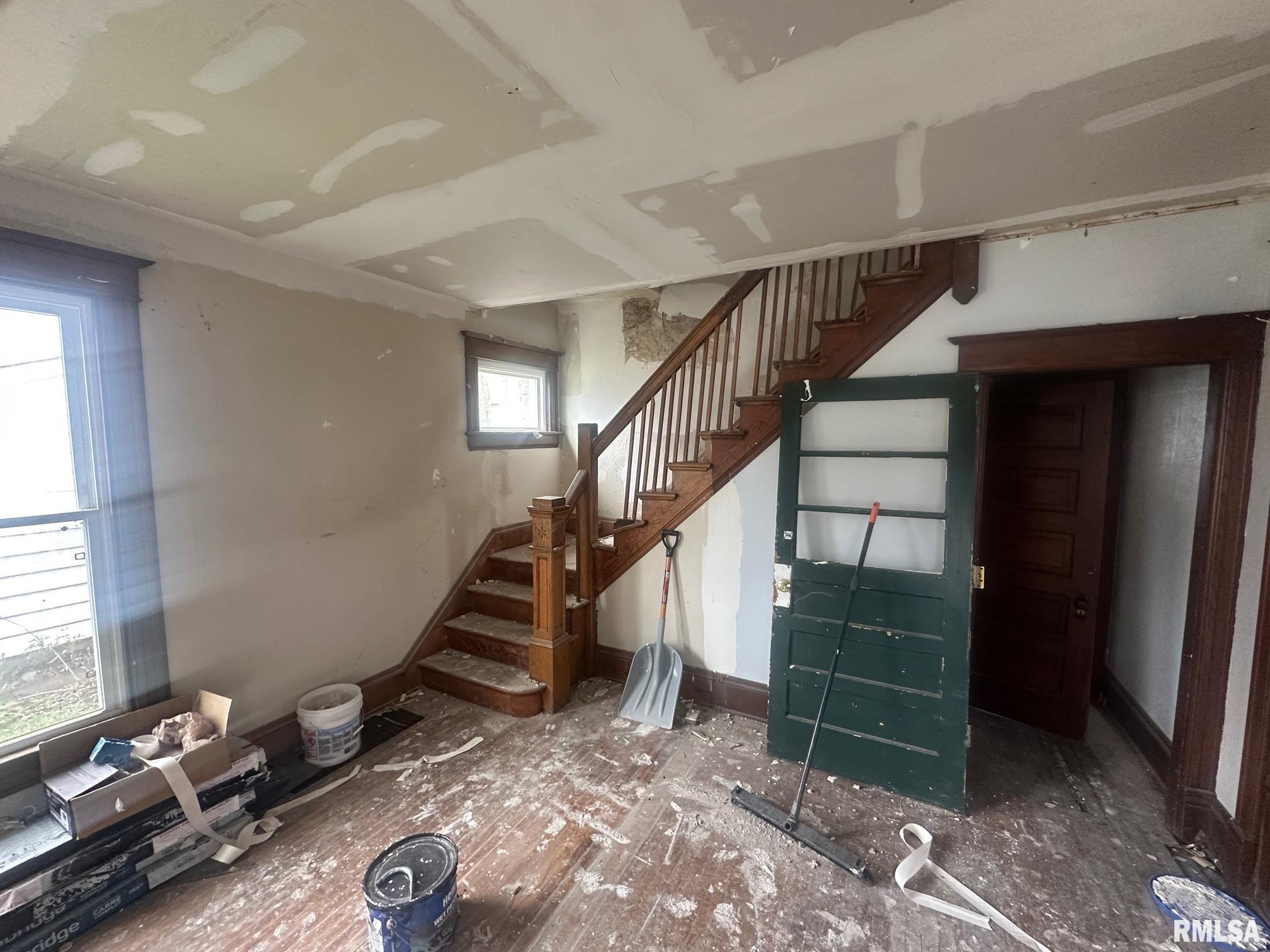 219 South Prairie Street Jacksonville, IL 62650 - Photo 5 of 11
