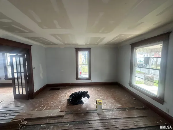 $60,000 | 219 South Prairie Street, Jacksonville, IL 62650