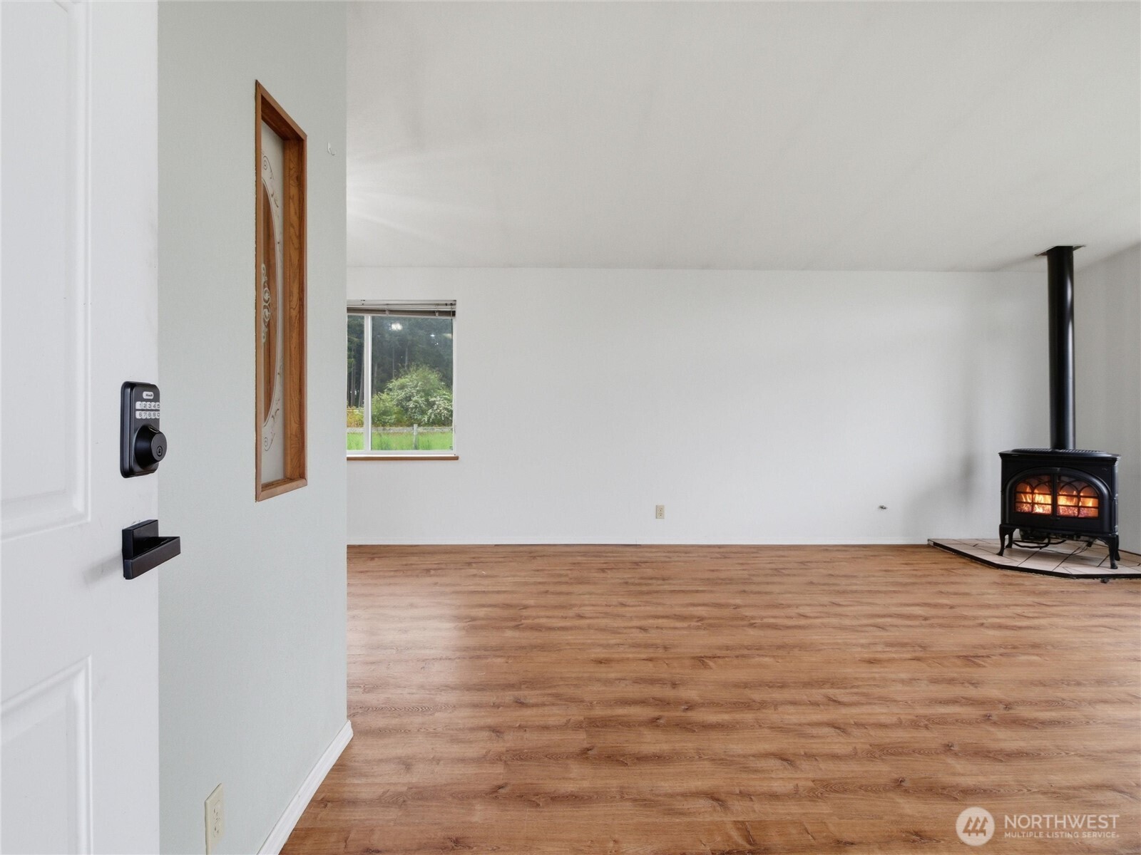 16840 Flume Road Southeast Yelm, WA 98597 - Photo 4 of 40