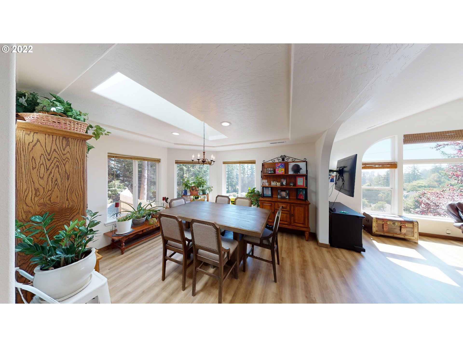 860 Old County Road Brookings, OR 97415 - Photo 8 of 36 Dining Room