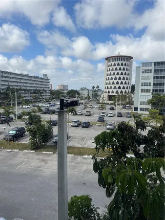 $1,700 | 1780 Northeast 191st Street, Unit 4072, Miami, FL 33179