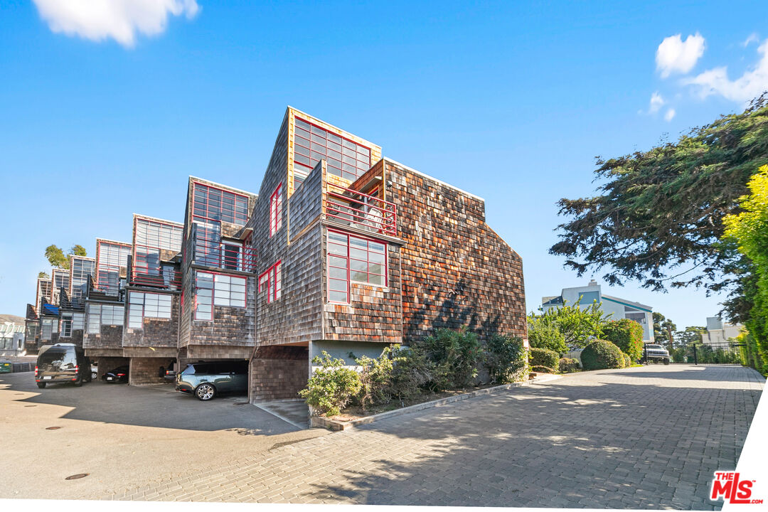 29235 Heathercliff Road, Unit 6 Malibu, CA 90265 - Photo 20 of 24