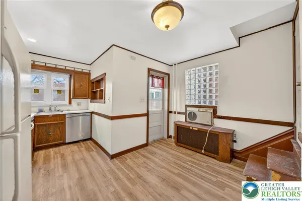 $2,400 | 1531 West Chew Street, Allentown, PA 18102