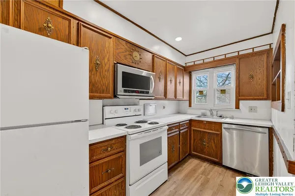 $2,400 | 1531 West Chew Street, Allentown, PA 18102