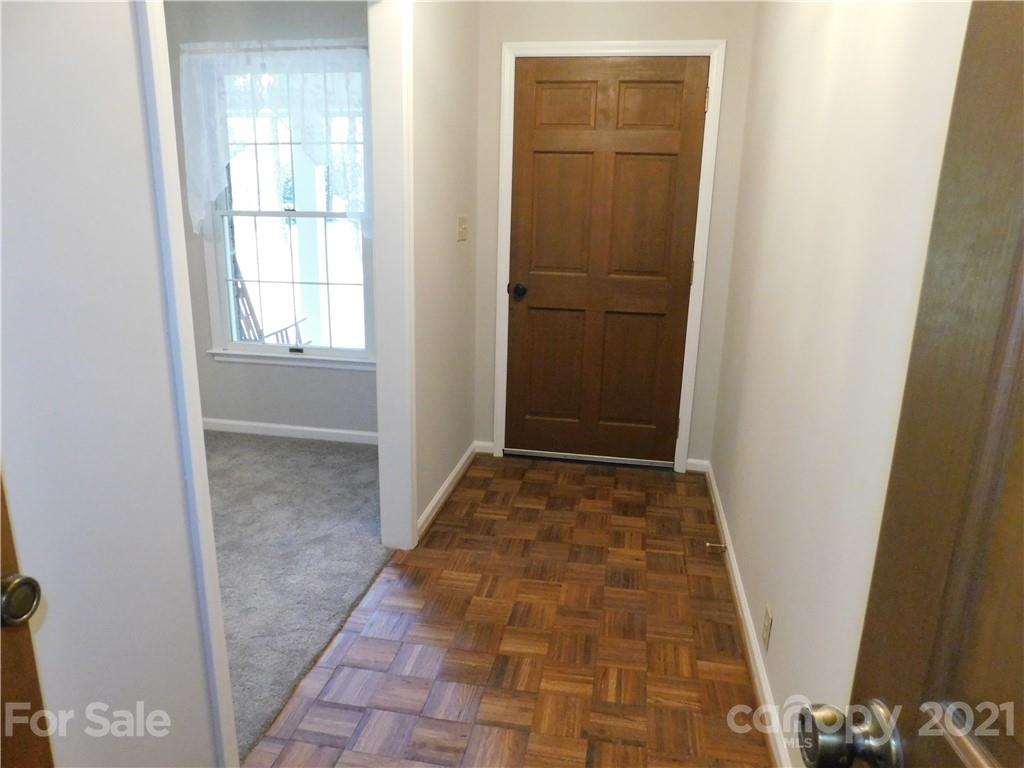 2136 Sunset Road Charlotte, NC 28216 - Photo 16 of 34