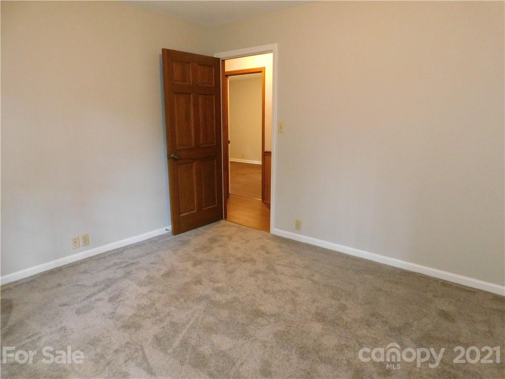 2136 Sunset Road Charlotte, NC 28216 - Photo 26 of 34 a view of an empty room