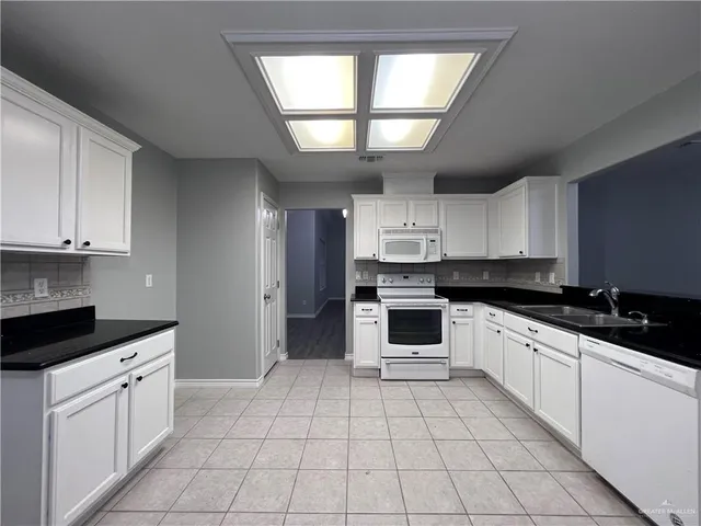 $2,000 | 3308 San Benito Street, Mission, TX 78572