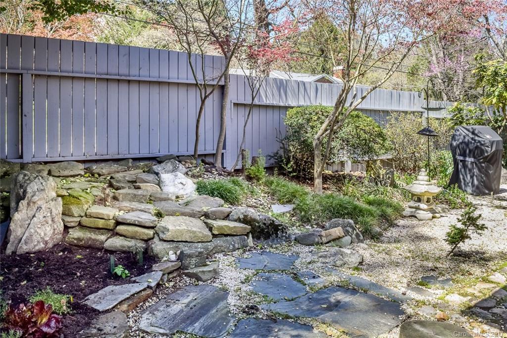 927 Kanuga Road, Unit 927 Hendersonville, NC 28739 - Photo 17 of 19 Gallery Image 17