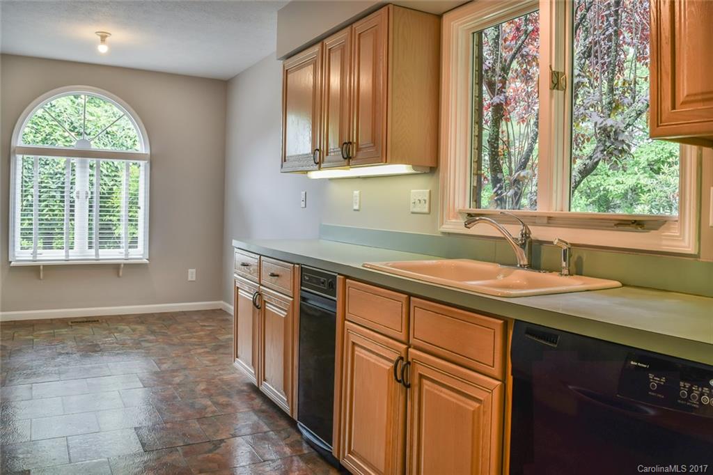 927 Kanuga Road, Unit 927 Hendersonville, NC 28739 - Photo 4 of 19 Gallery Image 4