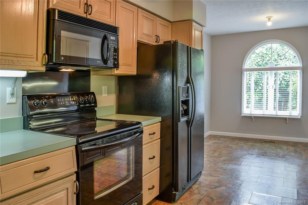 927 Kanuga Road, Unit 927 Hendersonville, NC 28739 - Photo 5 of 19 Gallery Image 5