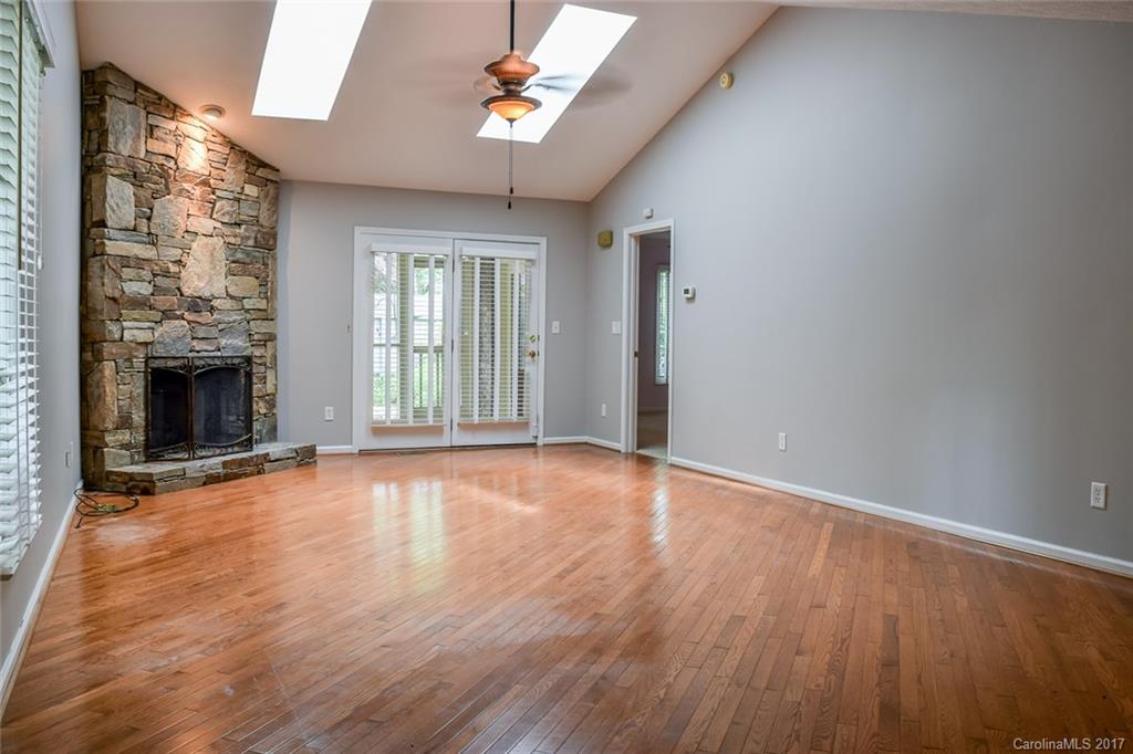 927 Kanuga Road, Unit 927 Hendersonville, NC 28739 - Photo 7 of 19 Gallery Image 7
