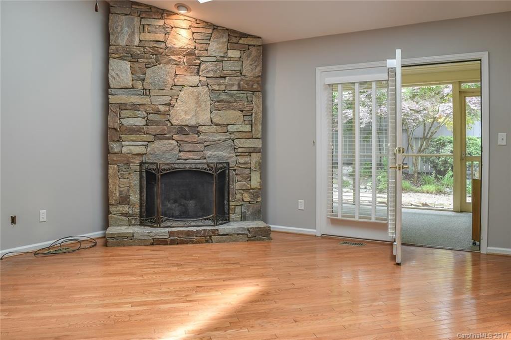 927 Kanuga Road, Unit 927 Hendersonville, NC 28739 - Photo 8 of 19 Gallery Image 8