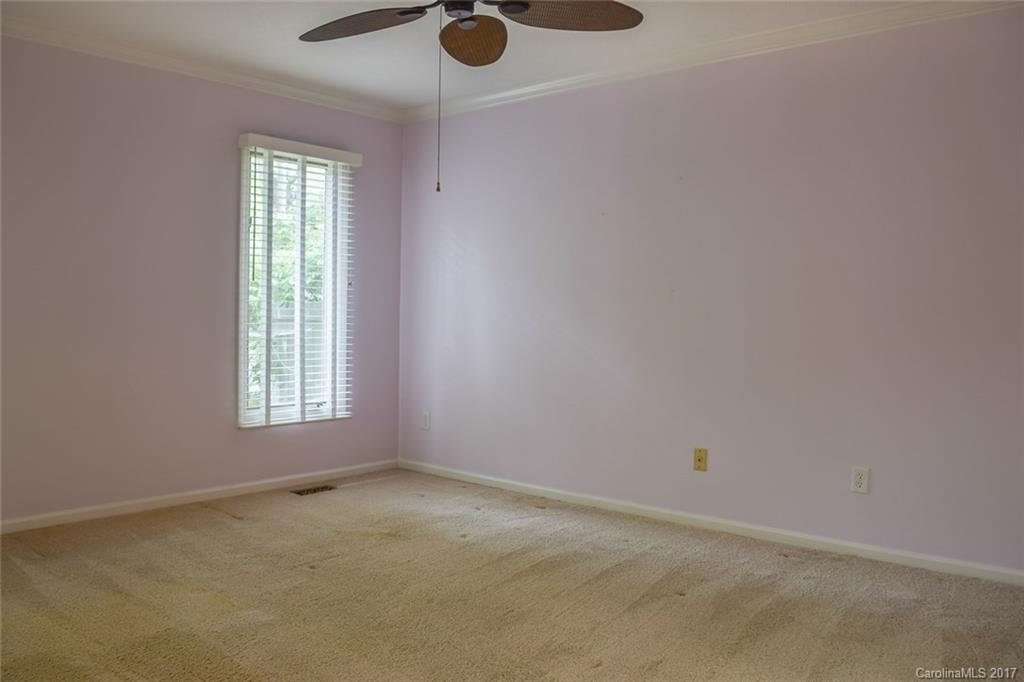 927 Kanuga Road, Unit 927 Hendersonville, NC 28739 - Photo 10 of 19 Gallery Image 10