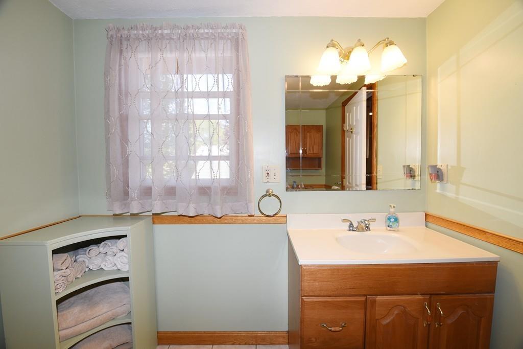 30 Manatee Road Weymouth, MA 02189 - Photo 12 of 31
