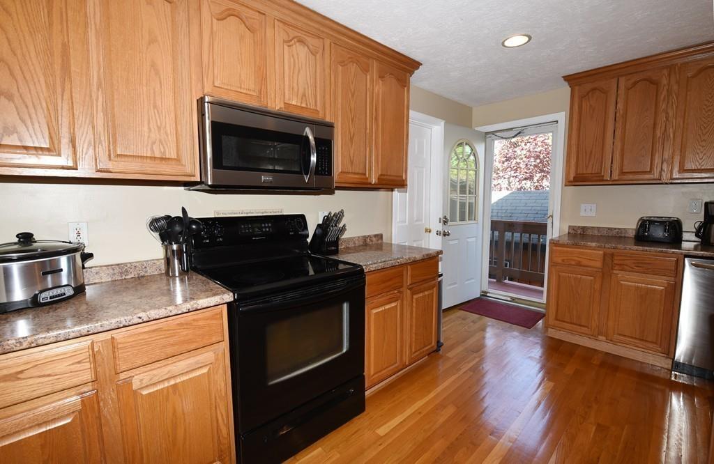 30 Manatee Road Weymouth, MA 02189 - Photo 4 of 31